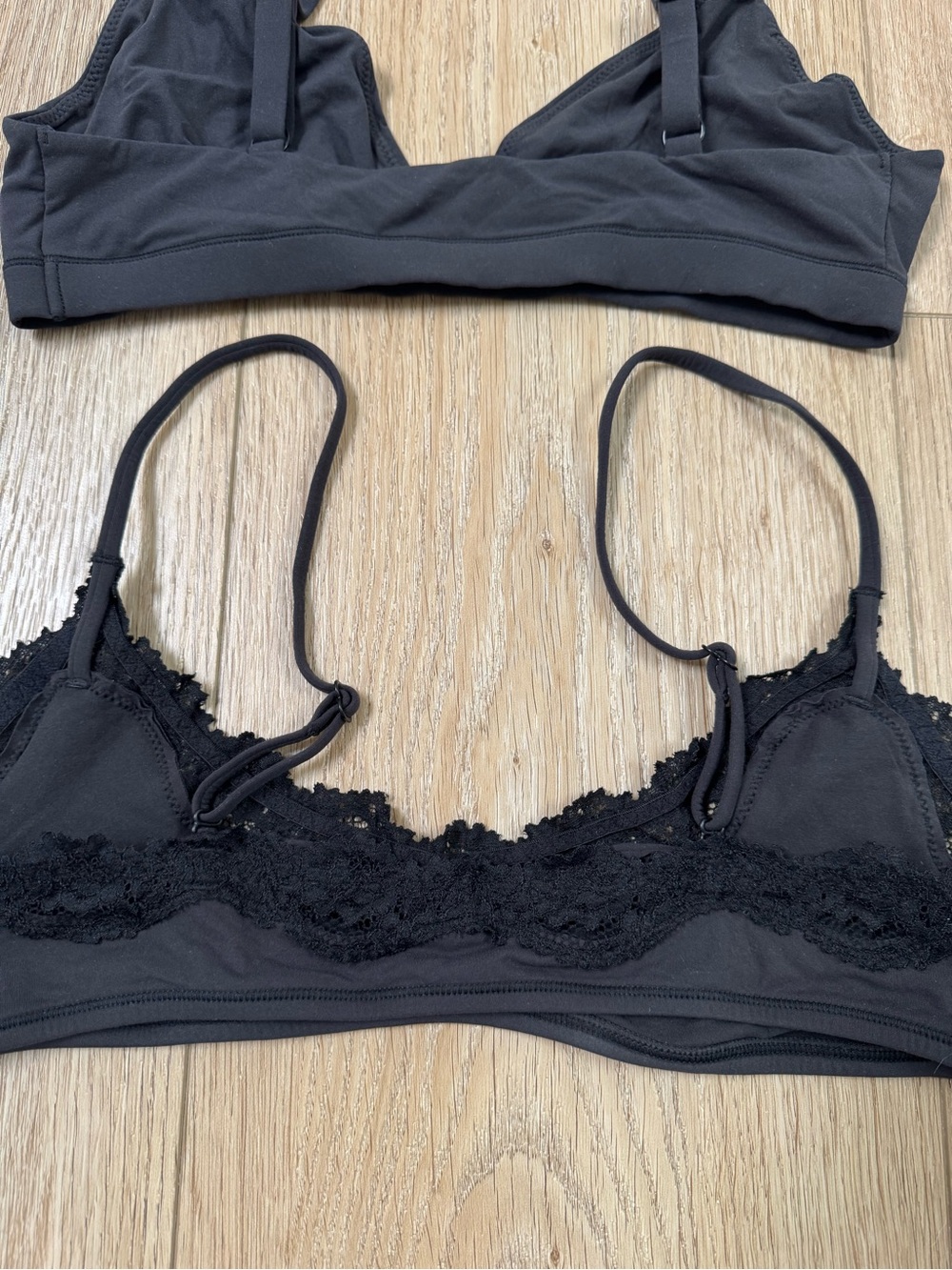 SKIMS Bundle of 2 Fits Everybody Bralettes size Medium - Picture 7 of 9